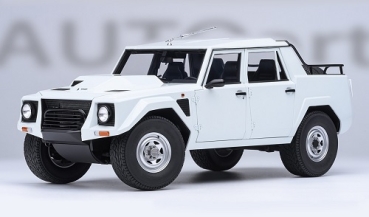 74549 Lamborghini LM002 (Bianco Polo Park) 1:18